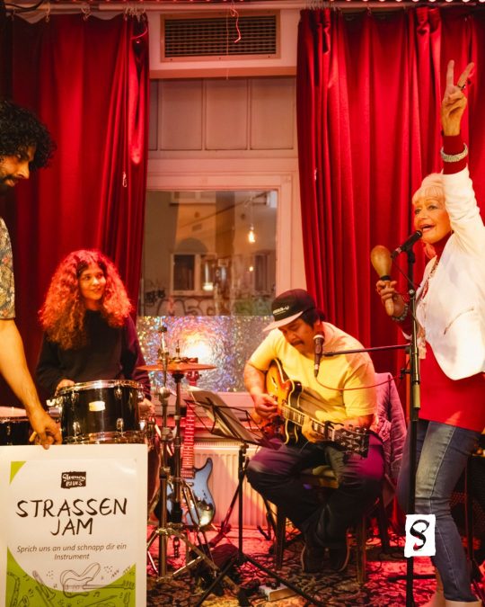 StrassenDIALOG_2015-10_02